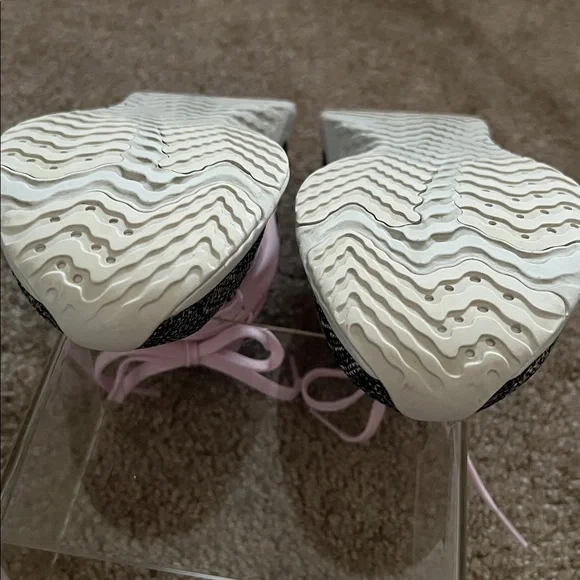 Women’s Nike Odyssey React 2 Flyknit Sneaker Size 7.5 - Picture 15 of 16